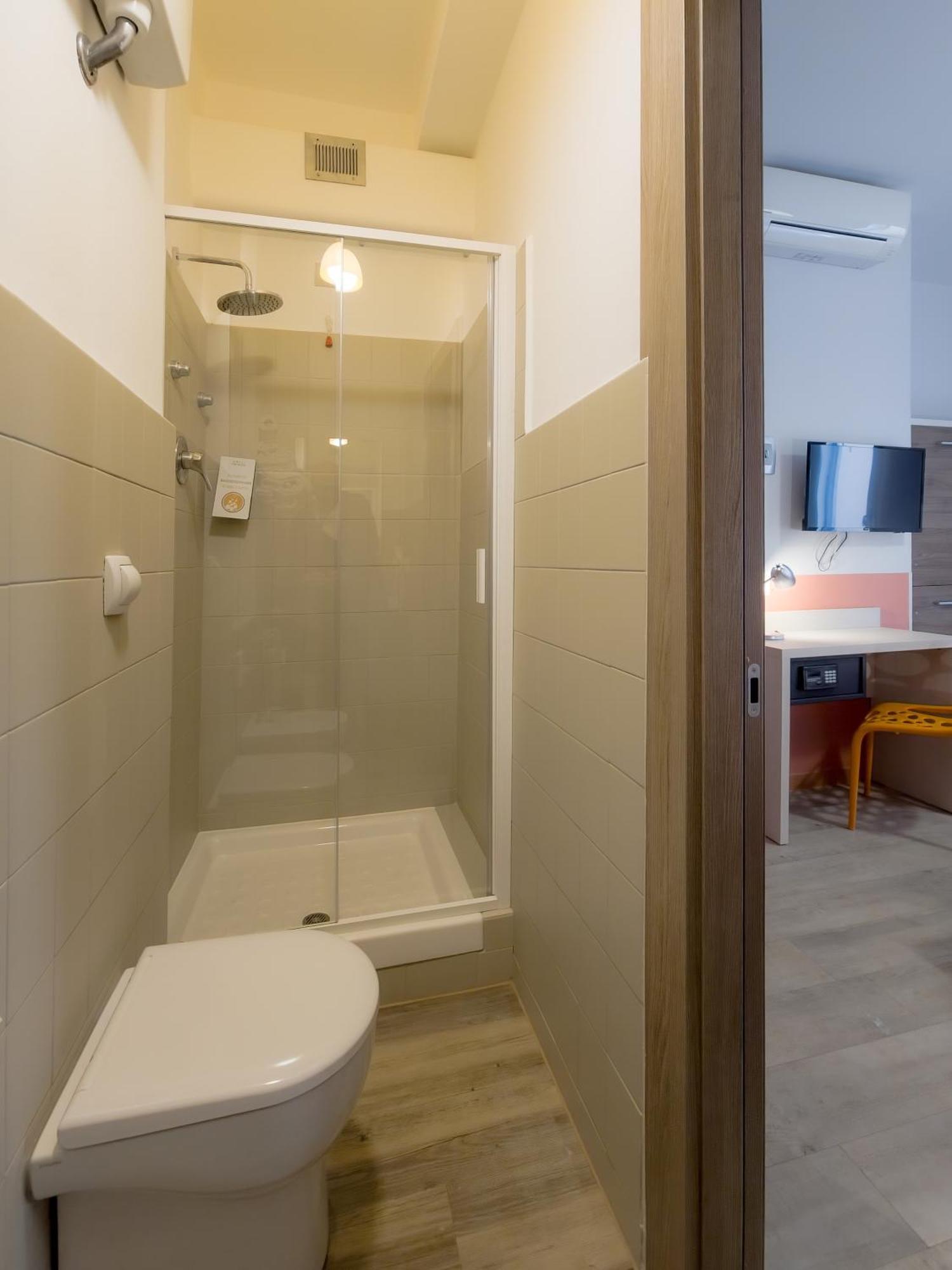 Hotel Nologo Genoa Bagian luar foto
