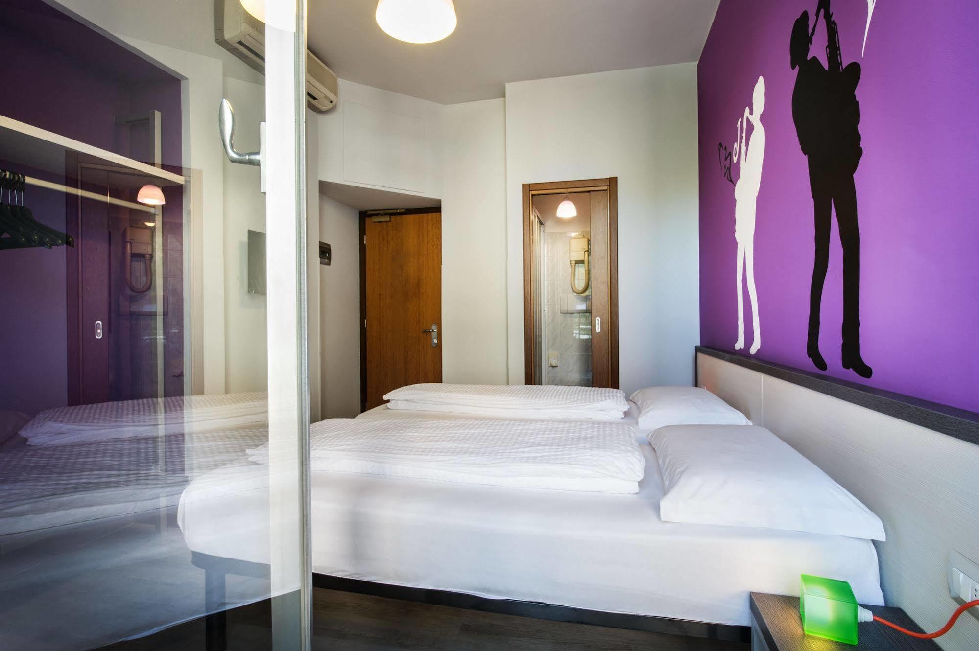 Hotel Nologo Genoa Bagian luar foto