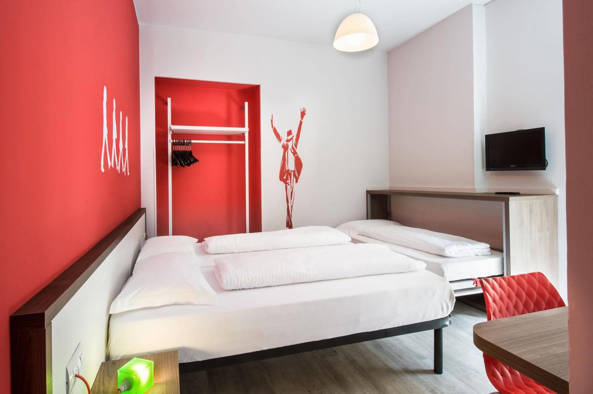 Hotel Nologo Genoa Bagian luar foto